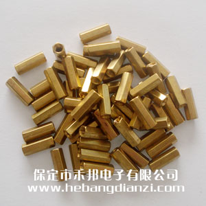 六角(jiǎo)双通 M4*20mm